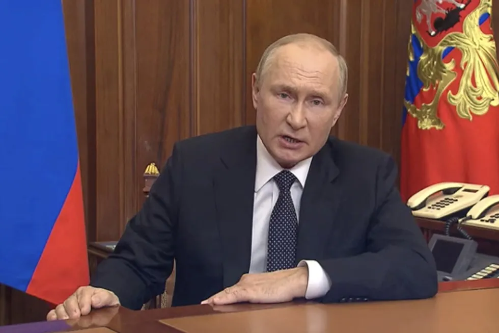I en tv-overført tale varslet Russlands president innkalling av reservestyrker og mulig bruk av kjemefysiske våpen.