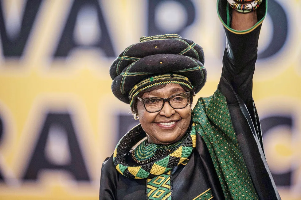 Sør-Afrikas tidligere førstedame Winnie Mandela er død. Hun ble 81 år gammel. Foto: AFP/NTB scanpix