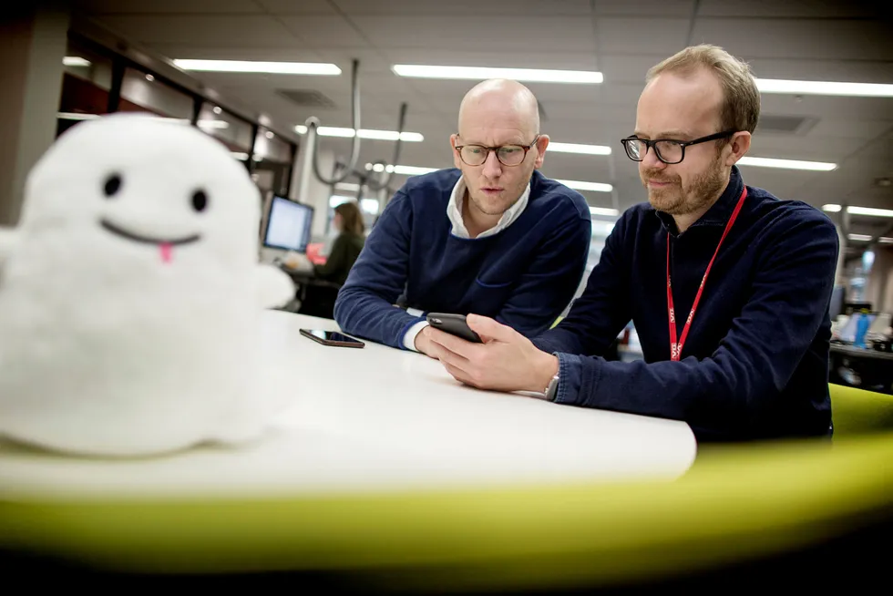 VGs digitalredaktør, Ola Stenberg (til venstre), og VGTVs strategidirektør, Thomas Manus Hønningstad har startet arbeidet med å sette sammen en egen redaksjon som skal lage Snapchat-innhold for VG. Foto: Ida von Hanno Bast