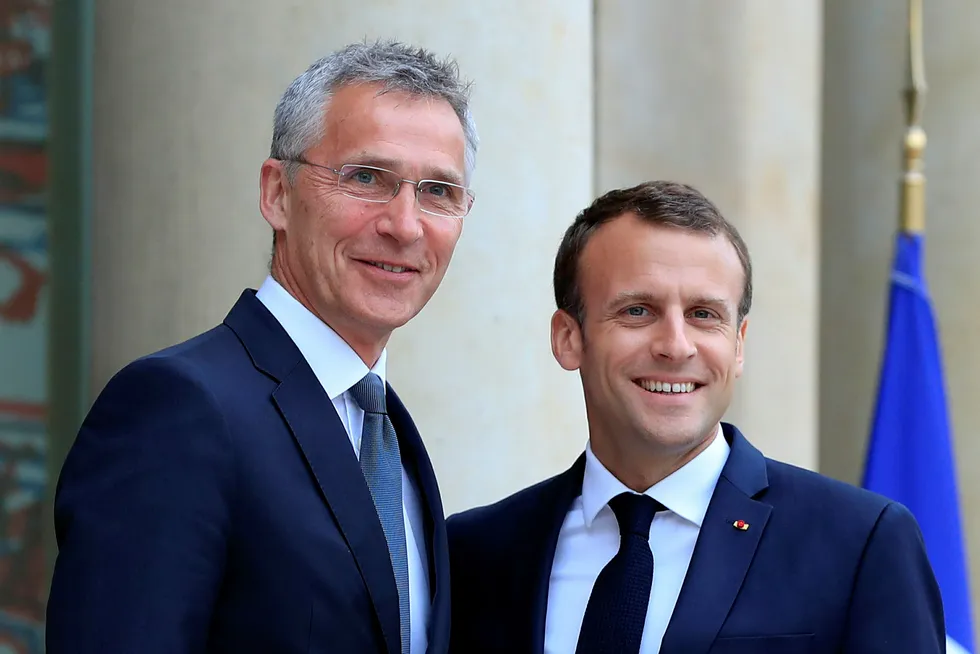 Natos generalsekretær Jens Stoltenberg møter Frankrikes president Emmanuel Macron i dag.