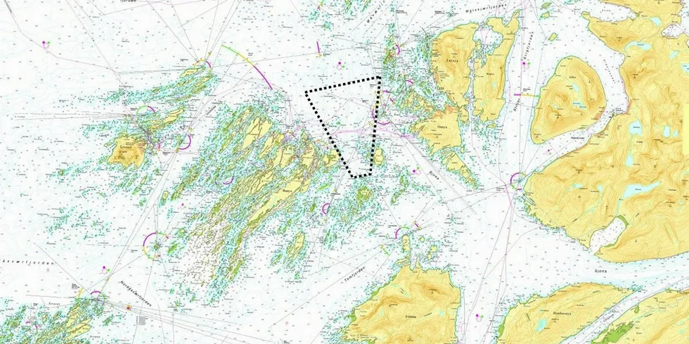 På kartet er det sentrale søkeområdet merket av. Solværøyene i Lurøy kommunei Nordland består av rundt 300 øyer. Kart: Fiskeridirektoratets kartverktøy