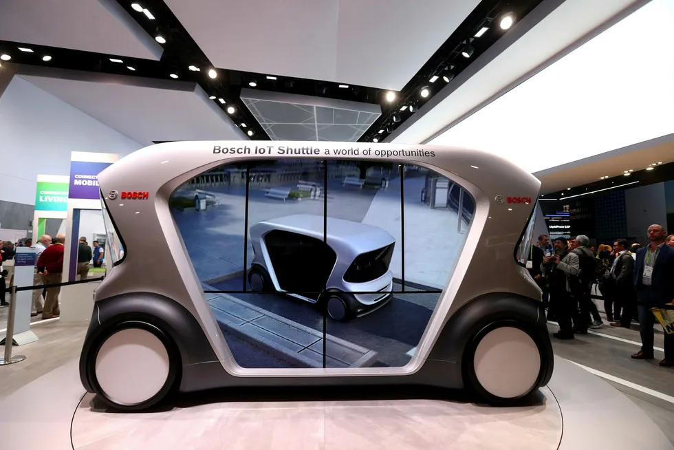Bosch viser frem en førerløs bil for skytteltrafikk under verdens største forbrukerteknologikonferanse i Las Vegas i januar.
