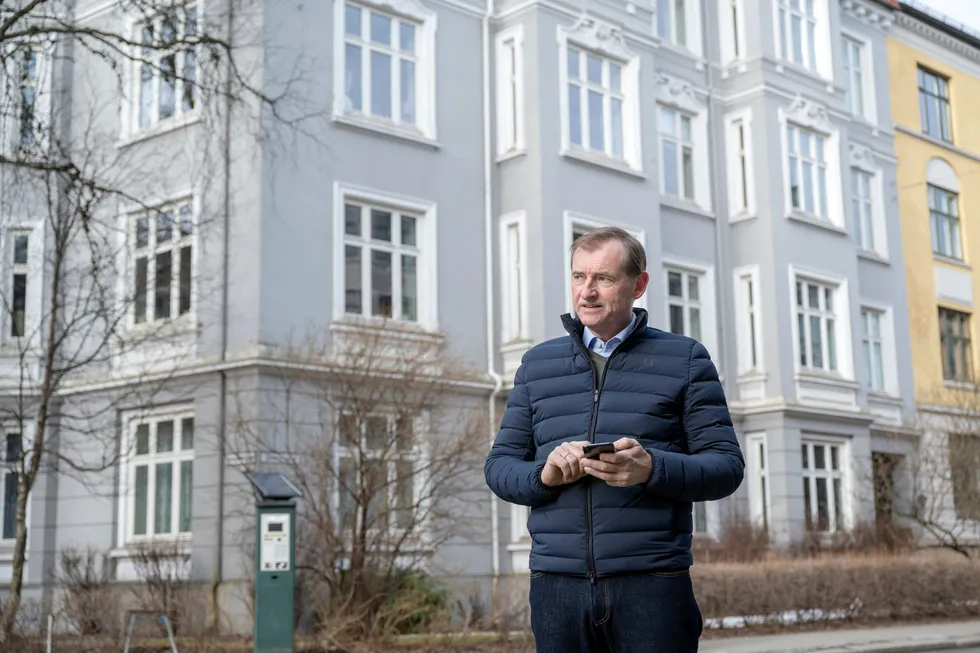 – Vi mener at primærboligen bør skjermes fra økt beskatning, uavhengig av boligens verdi, sier Carl O. Geving – leder for Norges Eiendomsmeglerforbund.