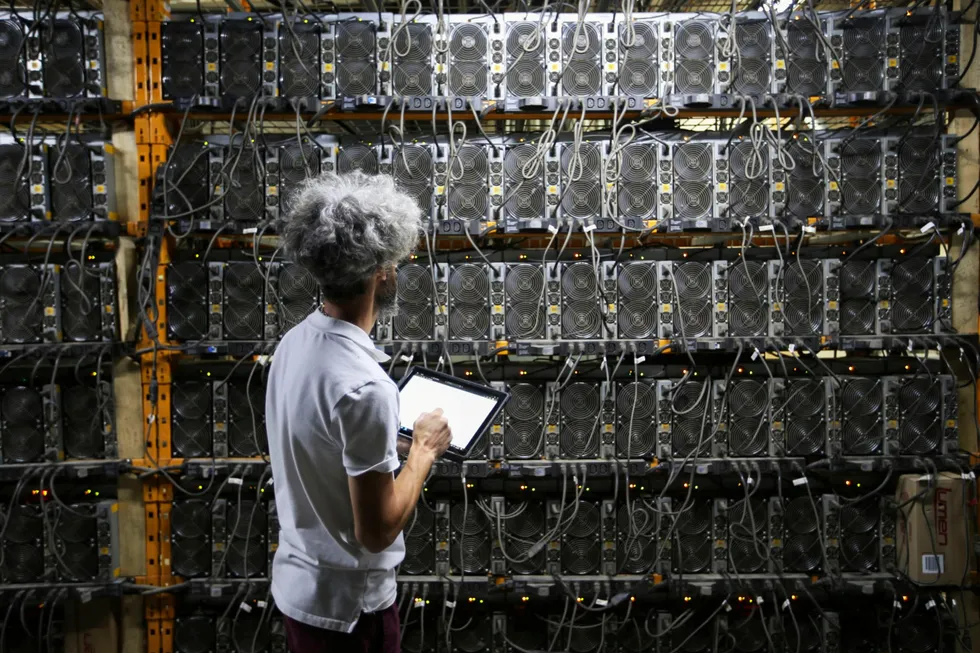Bitcoin-mining har på kort tid blitt en industri. Her mining-maskiner på en fabrikk i Quebec, Canada.