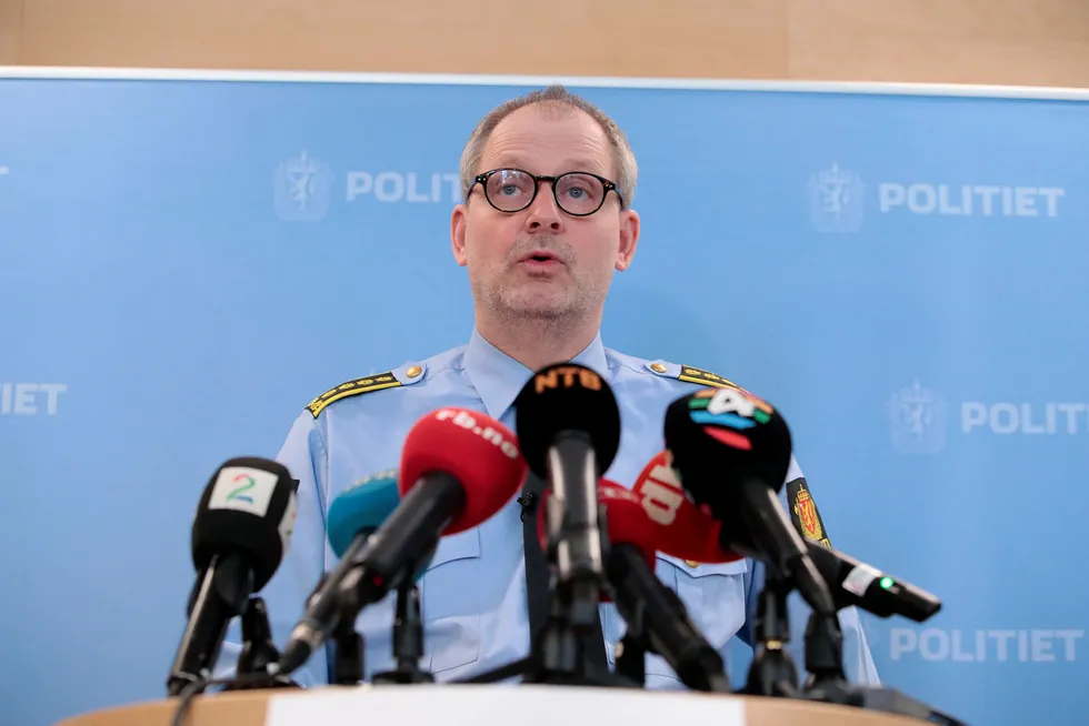 Politiinspektør Tommy Brøske i Øst politidistrikt holder pressebrief i anledning at det er fire måneder siden Anne-Elisabeth Hagen forsvant fra sitt hjem på Lørenskog.