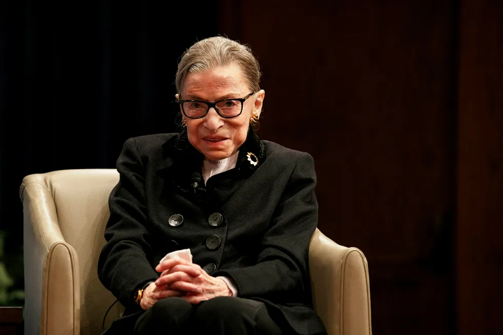 Høyesterettsdommer Ruth Bader Ginsburg er død, etter et tids sykeleie.