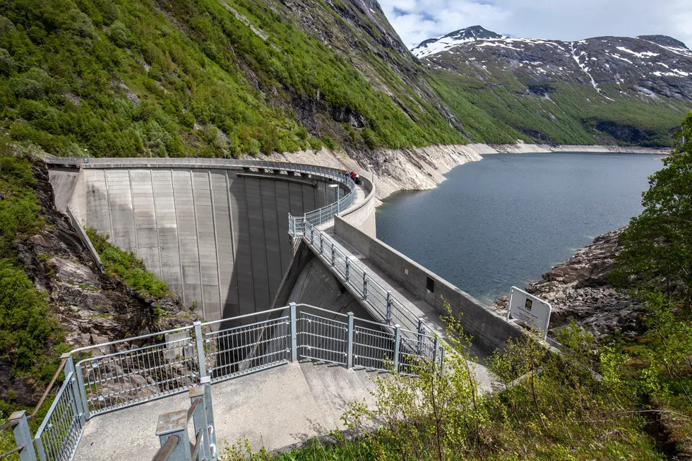 Norges topografi spiller på lag med energilagring via pumpekraft, ifølge kronikkforfatterne. Her fra Zakariasdammen i Tafjord i Fjord kommune i Møre og Romsdal.