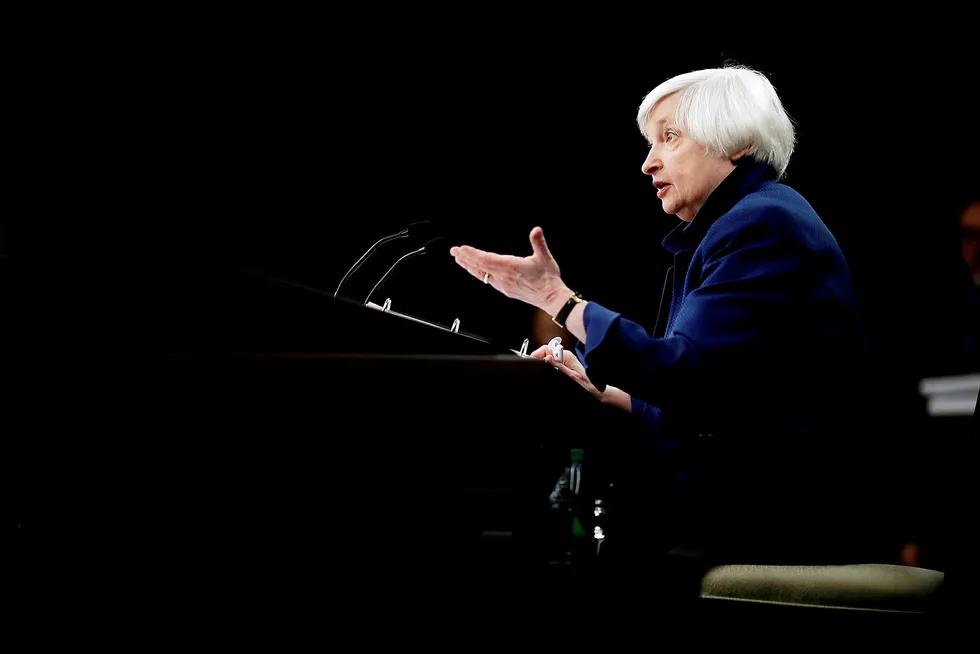 USAs avtroppende sentralbanksjef Janet Yellen på en pressekonferanse i fjor. I februar i år tar Jerome Powell over som sjef for sentralbanken Federal Reserve. Foto: CHIP SOMODEVILLA/AFP/NTB scanpix