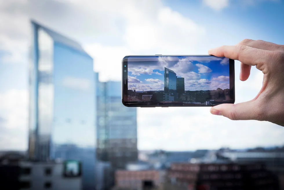 Den store skjermen på Galaxy S8+ er helt klart et viktig fortrinn og er steg i riktig retning for designen av smarttelefoner. Foto: Gunnar Lier