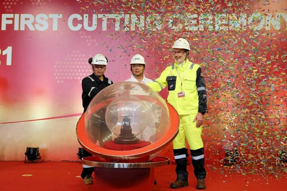 Lift-off: Equinor, Modec and Bomesc executives start the cutting of first steel on the Bacalhau floater topsides
