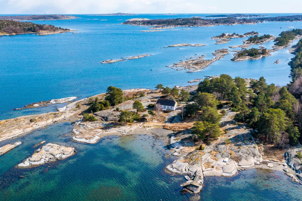 På Gåsø på Tjøme ligger fritidseiendommen som for øyeblikket er den dyreste til salgs ved sjøen. Med egen halvøy på 24 mål, lang strandlinje og et hovedhus fra 1933.