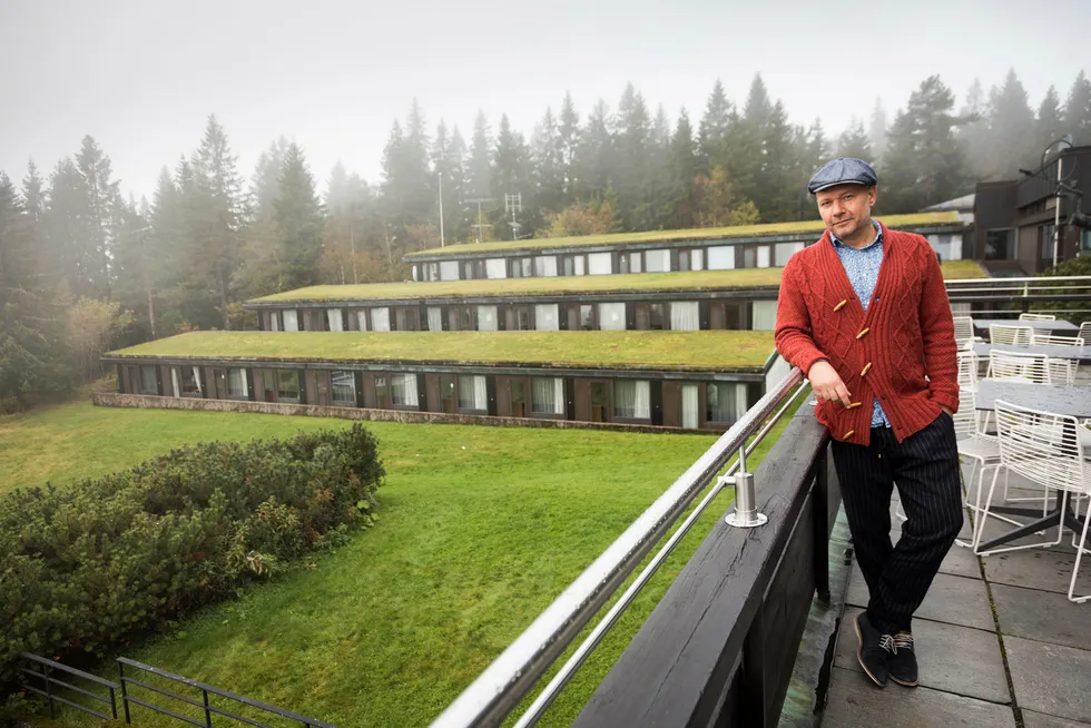 Daglig leder for Norske Konferansehoteller, Arild Esnali, på Voksenåsen hotel. Her satses det hardt på konferansemarkedet med 300 nyoppussede rom. Foto: Gunnar Lier