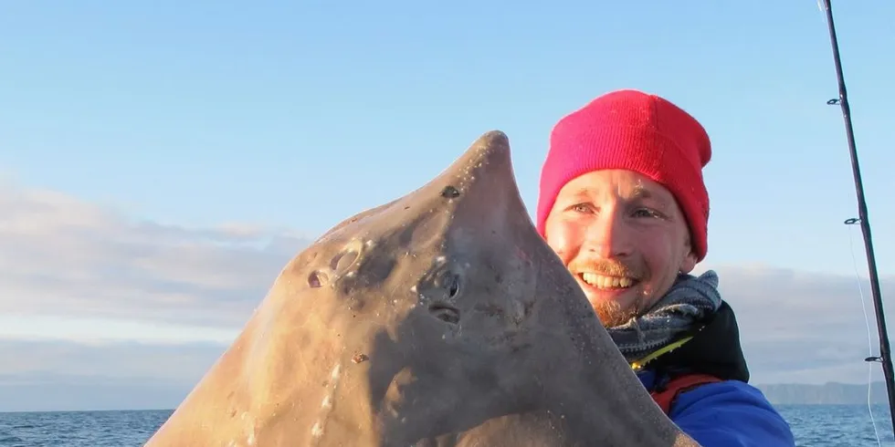 Irvin Kilde med hvitskate på 11,5 kilo, 350 gram over gjeldende norgesrekord. (Foto: NKML)