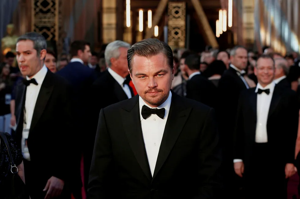 Skuespiller Leonardo DiCaprio har tilbakelevert kunst og en Oscar-statuett som skal ha blitt kjøpt med penger underslått fra et malaysisk investeringsselskap. Foto: Lucas Jackson / Reuters / NTB Scanpix
