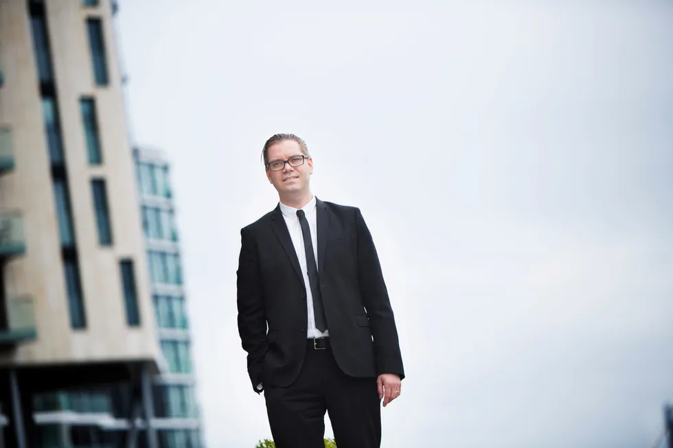 Seniorøkonom Marius Gonsholt Hov i Handelsbanken venter en moderat prisutvikling fremover.