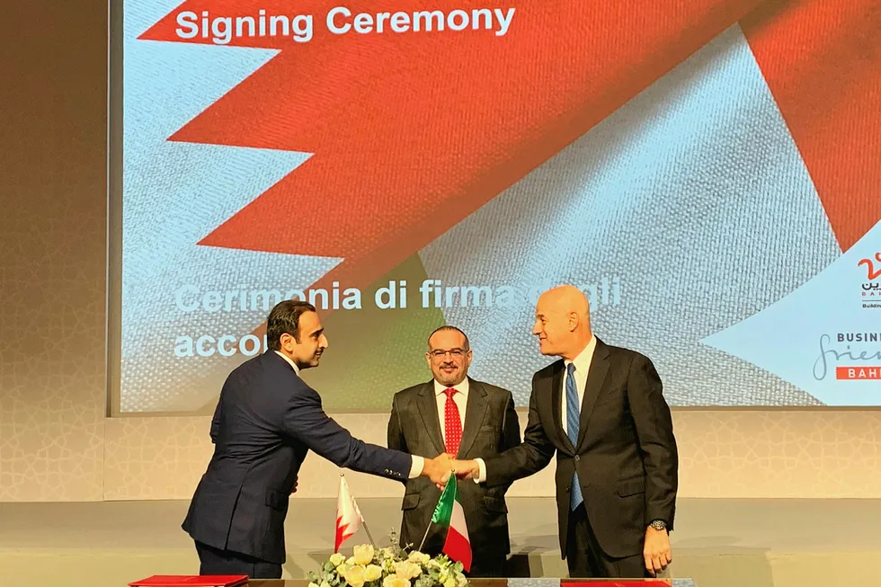 Signing ceremony: Eni chief executive Claudio Descalzi (right) shakes hands with Tatweer Petroleum chairman and Bahrain's Oil Minister Mohamed bin Khalifa bin Ahmed Al Khalifa