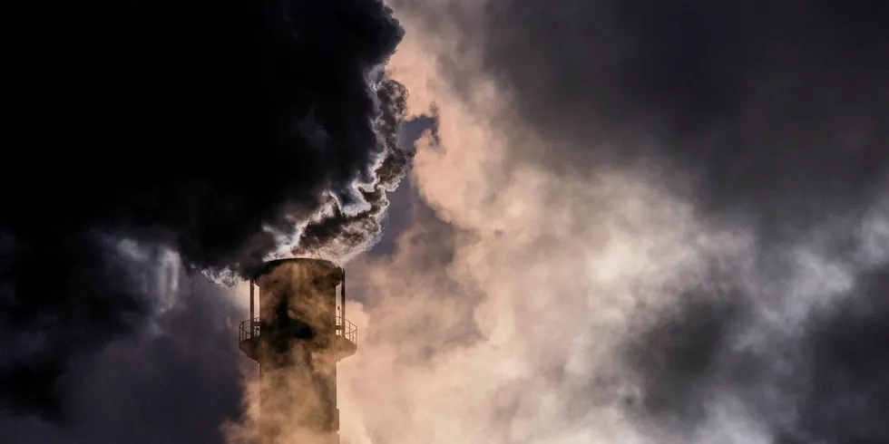 Governments' policies are falling short on emissions reduction, warns Irena.
