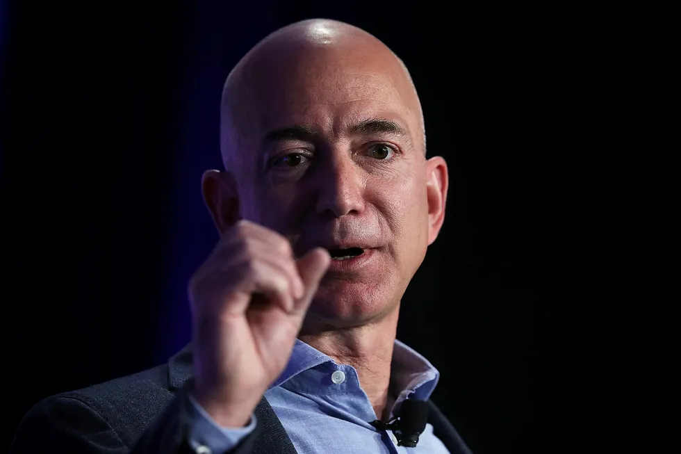 Gründer og toppsjef Jeff Bezos har skapt enorme verdier for aksjonærene i Amazon, ikke minst for ham selv. Foto: ALEX WONG