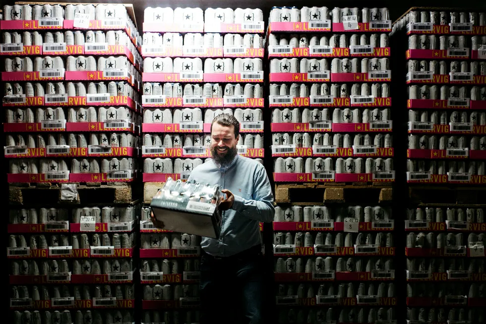 Daglig leder i Lervig Aktiebryggeri as Anders Kleinstrup mener det betyr enormt, særlig i eksportmarkedene, at bryggeriet er inne på listen over verdens 100 beste håndverksbryggerier. Foto: Tommy Ellingsen