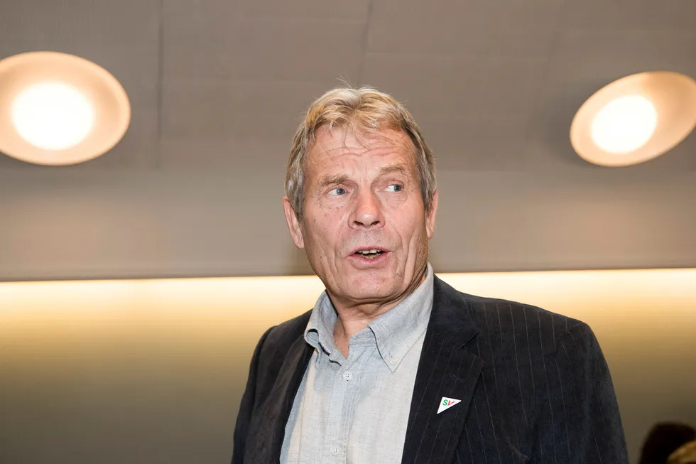 Stortingsrepresentant Arne Nævra (SV) reagerer sammen med mange fra opposisjonen på at Jernbanedirektoratet vil utsette togutbyggingen på Østlandet Foto: Terje Pedersen / NTB scanpix