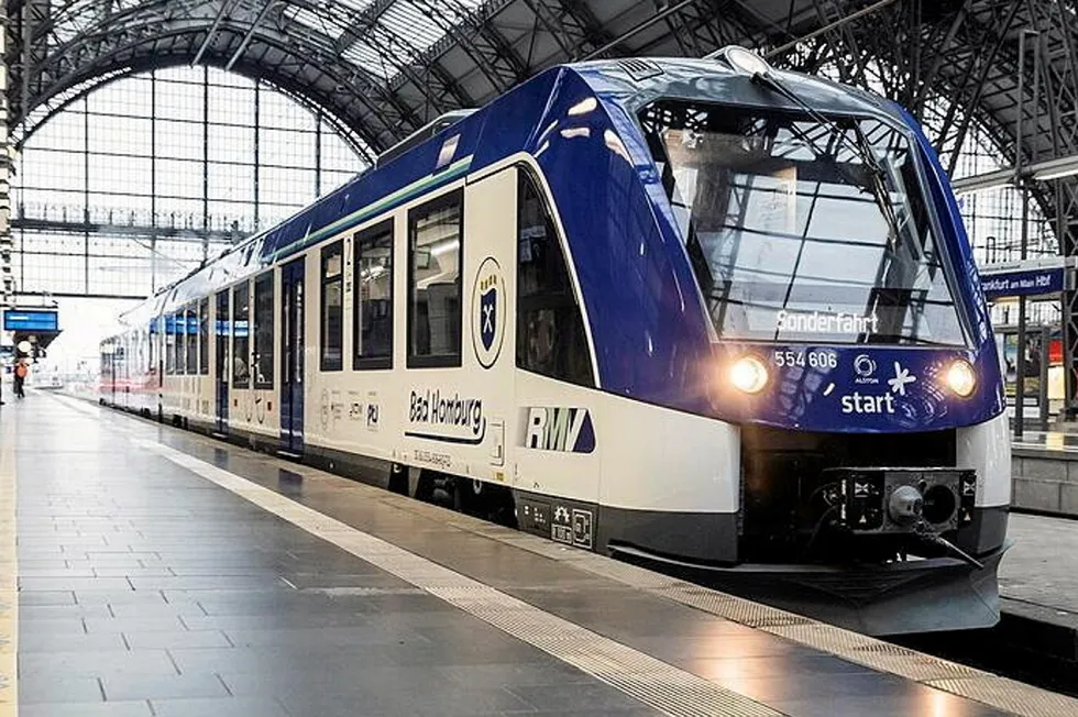One of the Alstom hydrogen trains at Frankfurt Hauptbahnhof (central station).