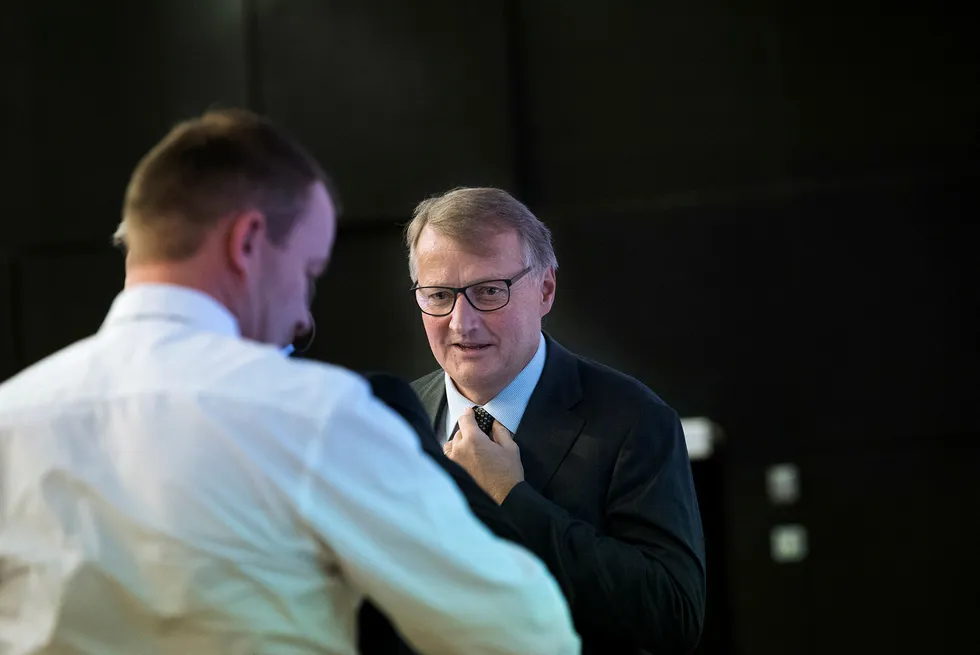 DNBs konsernsjef Rune Bjerke presenterer årsresultatet torsdag. Her med kommunikasjonsdirektør Thomas Midteide (med ryggen til). Foto: Per Ståle Bugjerde