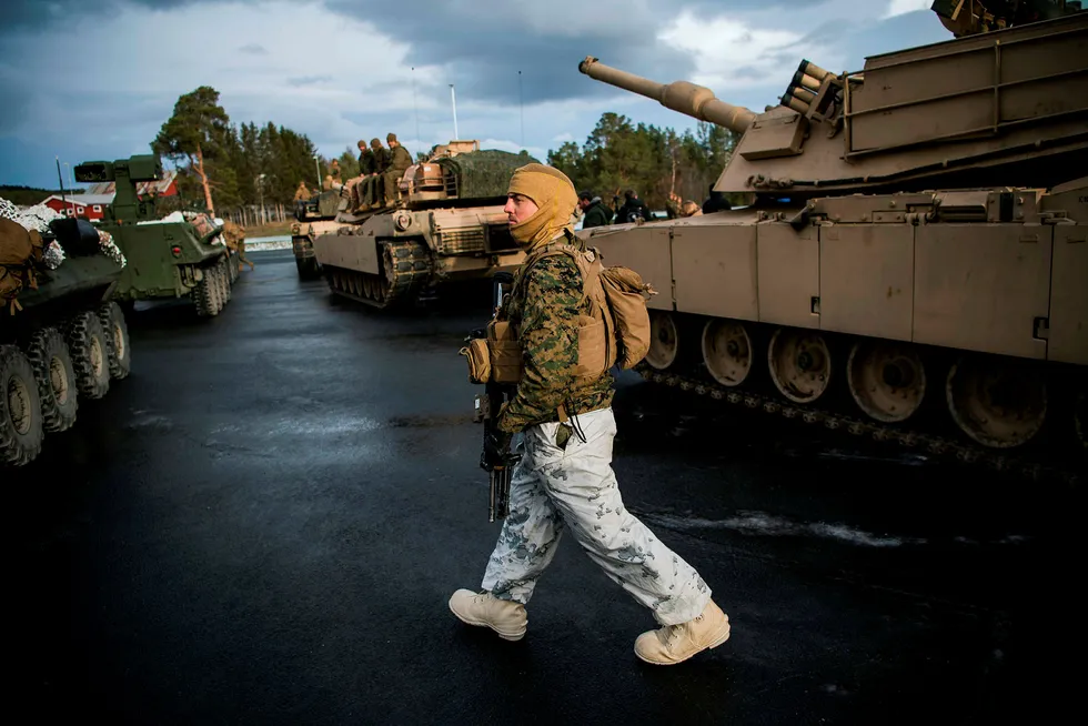 Norge bør bygge på lærdom fra øvelse Trident Juncture i 2018 og gjennomføre stadig mer krevende treningsscenarioer, skriver artikkelforfatterne. US Marines gjør seg her klar til Nato-øvelsen.