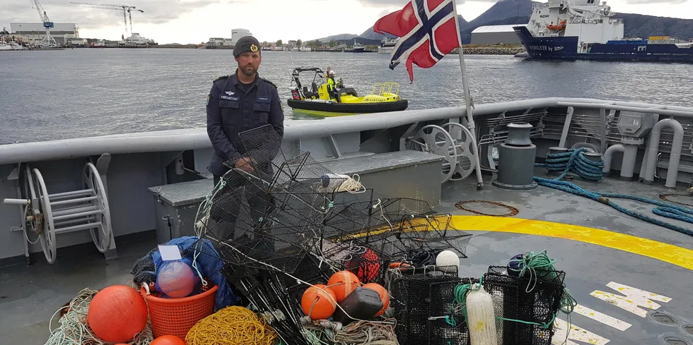 Kapteinløytnant og skipssjef Eirik Høgstad med ulovlig bruk funnet av KV «Heimdal».