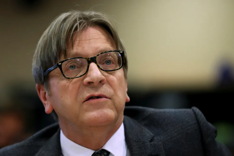 EU og Guy Verhofstadt, som er leder for EU-parlamentets brexitutvalg, vil gå videre med brexit-planen som det britiske parlamentet allerede har avvist.