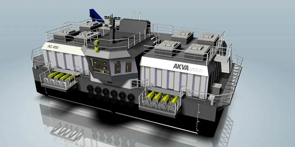 Lovundlaks har kjøpt en fôrflåte med åtte luftfôringslinjer, Akva hybrid batteripakke og kamerasystem for 14 merder. Illustrasjonsbilde avviker noe fra endelig leveranse.