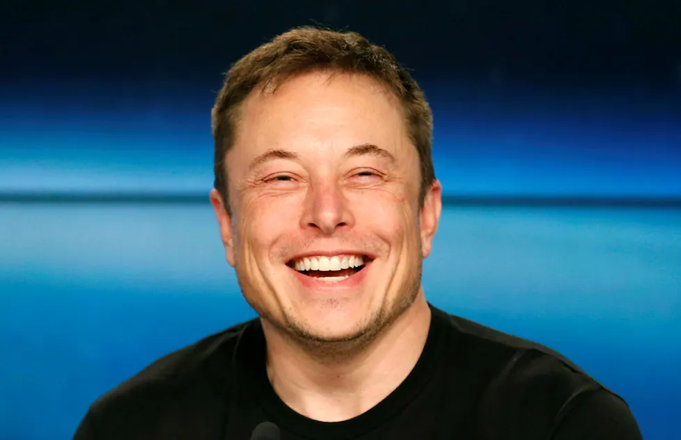 Tesla-sjef Elon Musk har sendt selskapets ansatte en epost som avsluttes med syv produktivitetstips. Foto: Joe Skipper/Reuters/NTB Scanpix