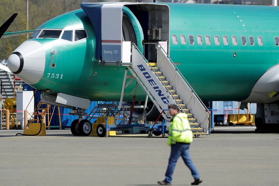 Et passasjerfly av typen Boeing 737 skal ha styrtet like etter avhang i Iran onsdag morgen.