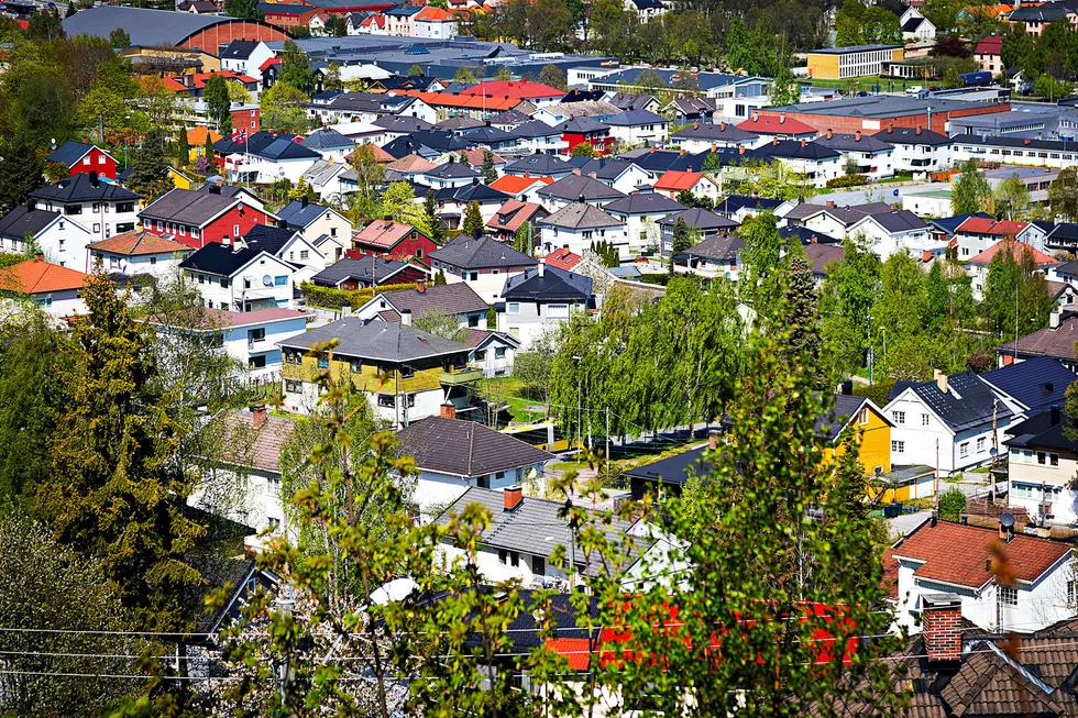 Det vil trolig bli mer ekstremnedbør i Norge, og da blir «riktige» hustak stadig viktigere. Foto: Gunnar Lier