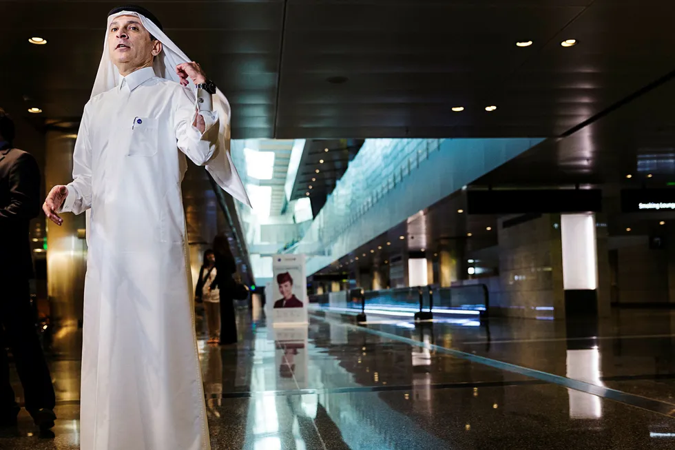 Toppsjef Akbar Al Baker i Qatar Airways, største eier i International Airlines Group og British Airways, sier en kvinnelig toppsjef i flybransjen er feil. Her fra hovedflyplassen i Doha i Qatar i 2013. Foto: Per Thrana
