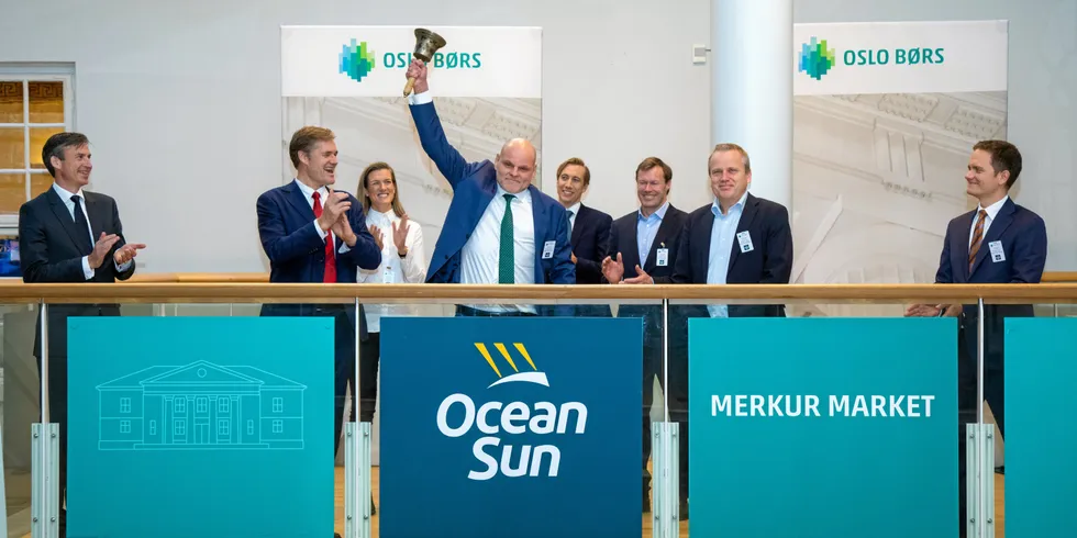 Ocean Suns sjef Børge Bjørneklett svingte med børsbjellen i oktober i fjor. Selskapet opplevde bratt kursfall første dag, men har siden doblet verdien.