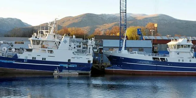 TO NYE: "Hovden Viking" og "Nordhavet" er to av de nye båtene i kystflåten. Det skjer på Larsnes Mek Verksted.Foto: Einar Lindbæk