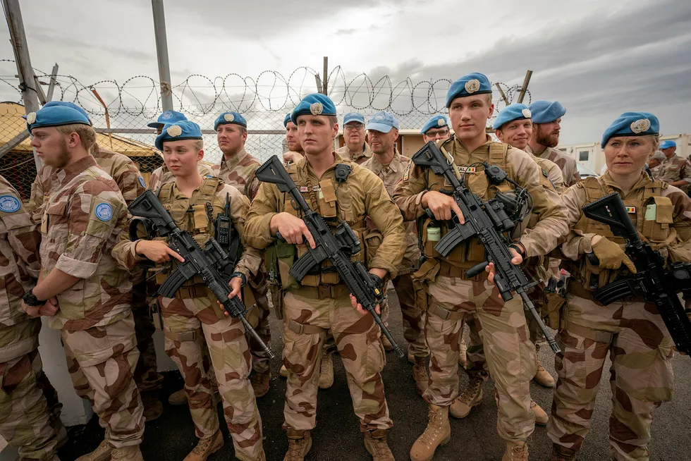 Norske FN-soldater på post i Bamako, Mali. Norge bør være sterk stemme for fredsbevarende operasjoner i kampen om et sete i FNs sikkerhetsråd, mener artikkelforfatterne.