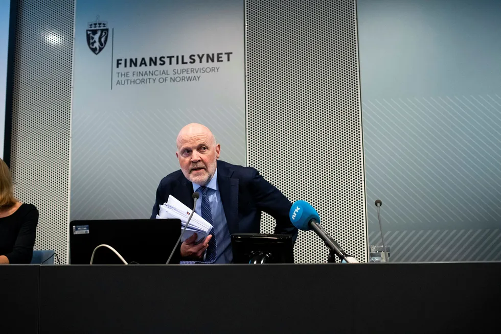 Finanstilsynets sjef Morten Baltzersen vil følge opp banker som ikke følger det nye regelverket om forbrukslån. Foto: Skjalg Bøhmer Vold