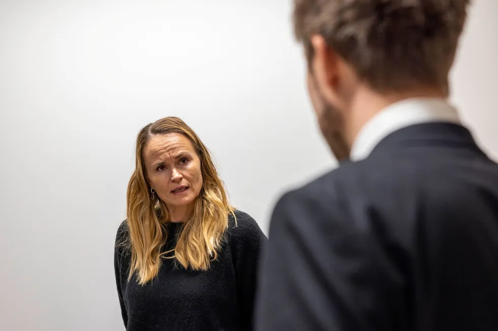 Omni Matrix-sjef Kaari Nairismägi og hennes advokat Peter Hallsteinsen (til høyre) tapte i retten.