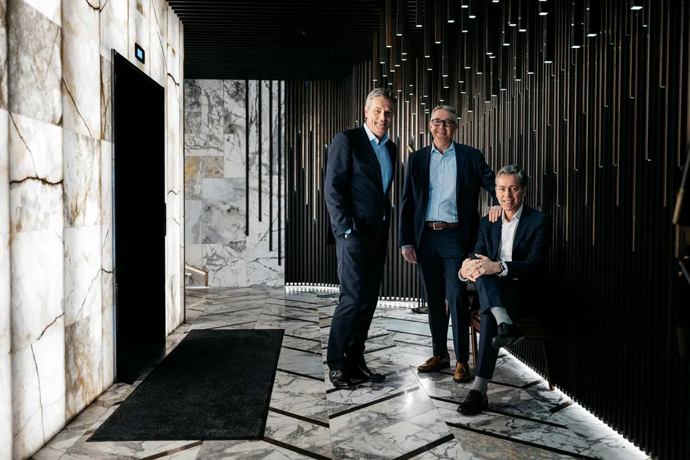 Partnerne Kjell Jacobsen (til venstre), Einar Gamman og Helge Tveit er strålende fornøyd med å ha solgt fire selskaper for til sammen 1,3 milliarder kroner.