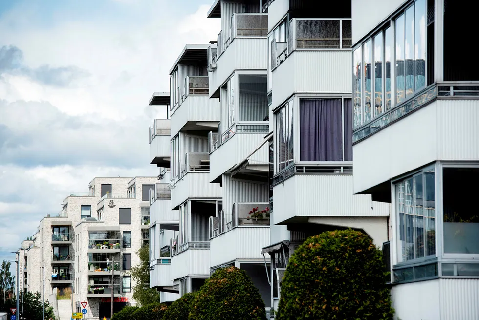 Det har blitt solgt færre nye boliger på Østlandet denne høsten sammenlignet med høsten i fjor. (Illustrasjonsfoto av leiligheter på Lambertseter i Oslo.)