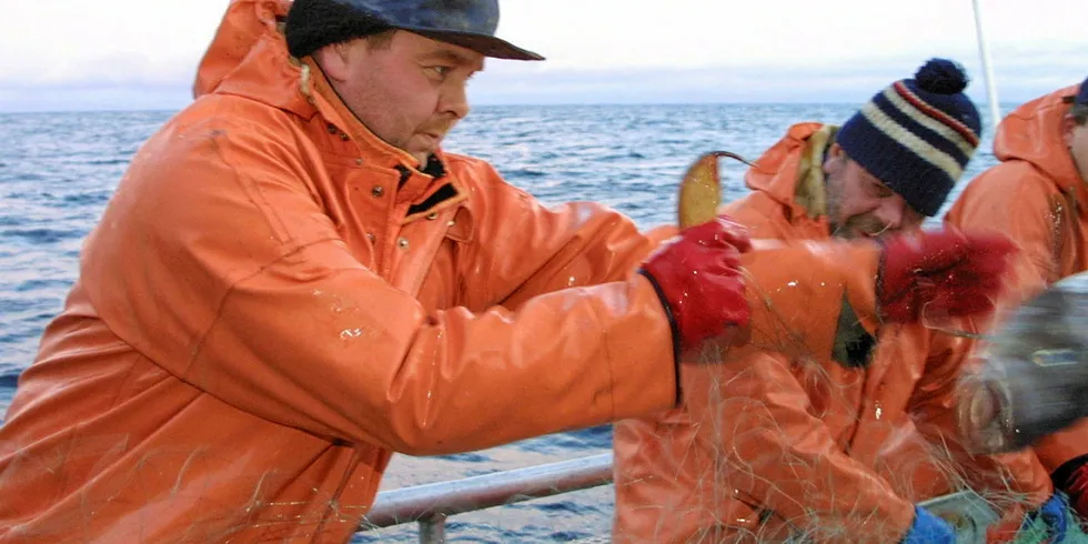 FORTRENGT: Lederen i Fiskarlaget Nord, Roger Hansen, mener de mindre tradisjonelle kystfiskebåtene blir fortrengt fra fiskefeltene sine av stor kyst.