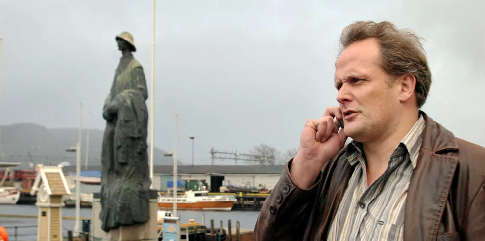 En opprørsgruppe utfordrer Helge Gåsø om makten i havbrukskonsernet NTS.