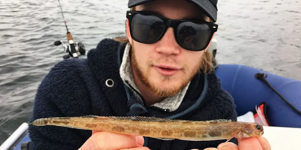 Sebastian Pedersen (19) fra Stavanger ble den første i Norge som tok langhalet langebarn på stang. Det skjedde under en fisketur i Hafsfjord.Foto: Privat/Hooked