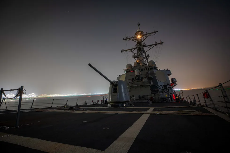 Den amerikanske destroyeren «USS Carney» skjøt i helgen ned over et dusin droner i Rødehavet. Dronene kom fra houthikontrollerte områder i Jemen.