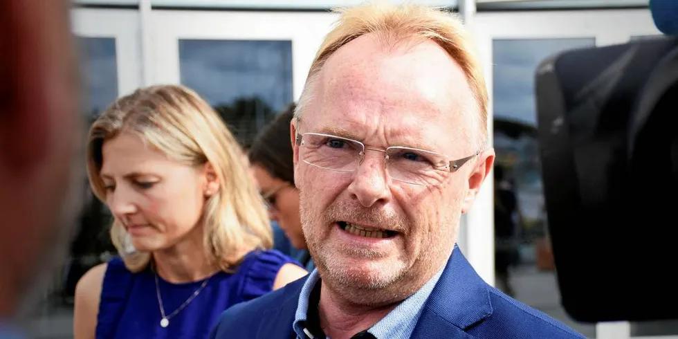 ERNA AVGJØR: Per Sandberg var i Mandal torsdag. Han vil overlate til Erna Solberg å avgjøre egen fremtid som statsråd.Foto: Idar Hennestad Lamo, Lindesnes avis