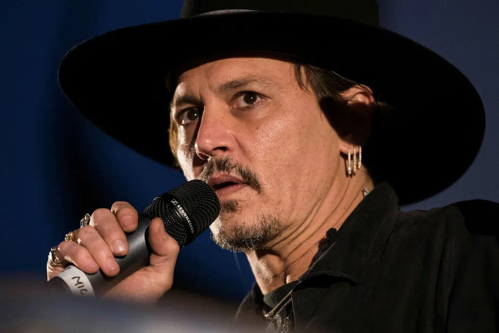 Skuespiller Johnny Depp kommed kontroversielle uttalelser på Glastonbury-festivalen torsdag. Foto: Oli Scarff/aFP PHOTO/ntb SCANPIX