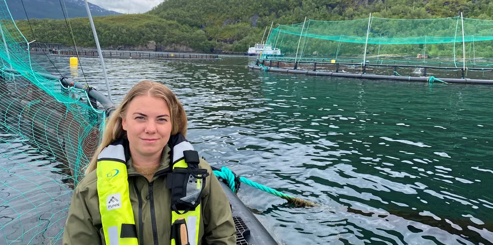 Marianne Bendiksen er daglig leder i oppdrettsselskapet Northern Lights Salmon. Her på Trollvika-lokaliteten.