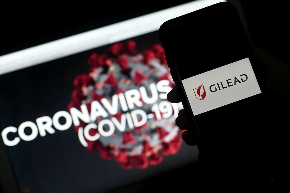Det amerikanske farmasiselskapet Gilead forsøker å utvikle en ny medisin for korona.