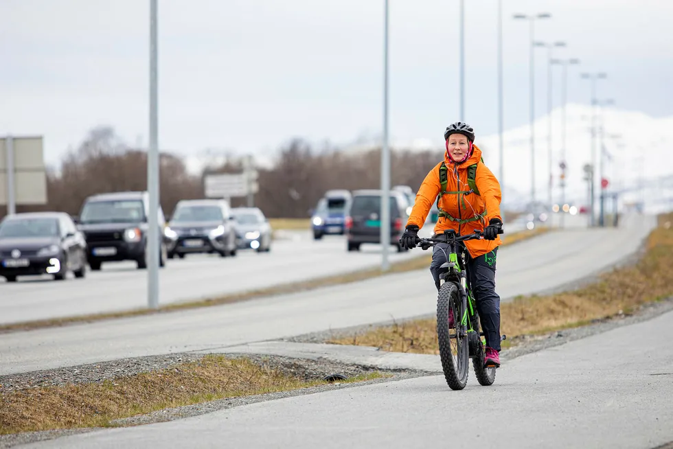 Ordfører i Tromsø, Kristin Røymo (Ap), venter på at staten skal innføre bompenger for å fjerne bilkøer i Tromsø